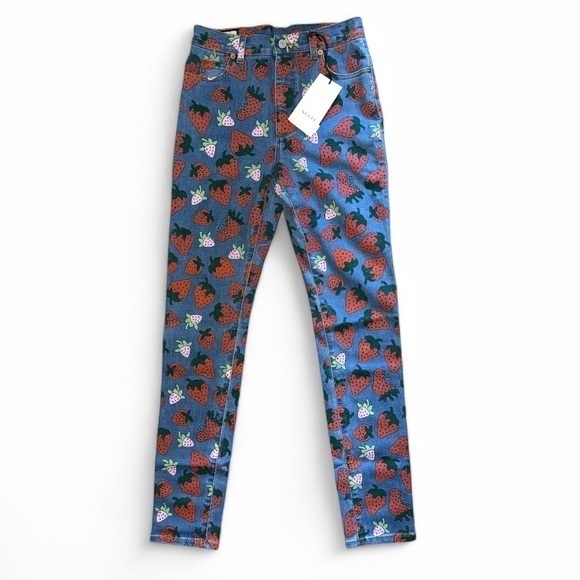 GUCCI jeans strawberry print size 27 NWT - Picture 1 of 14